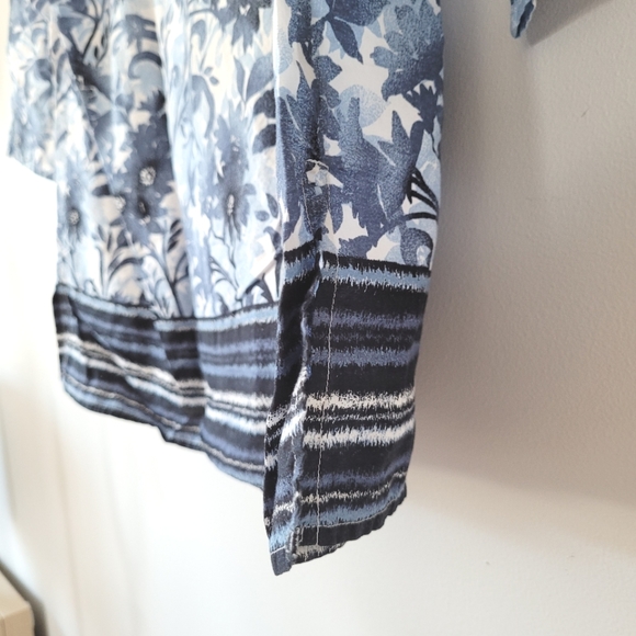 M COLLECTION White & Blue Floral V Neck Quarter Sleeve Lightweight Cotton - Picture 6 of 7